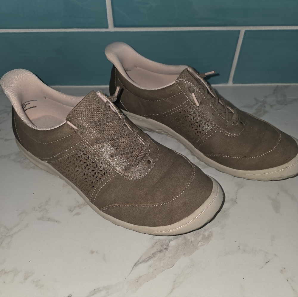 Jambu  Tan/Blush Tennis Shoes 9.5